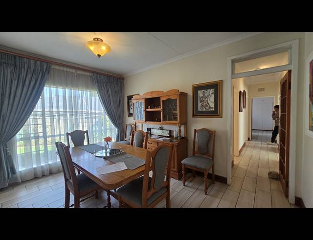 3 BEDROOM FREEHOLD FOR SALE IN BRACKENDOWNS